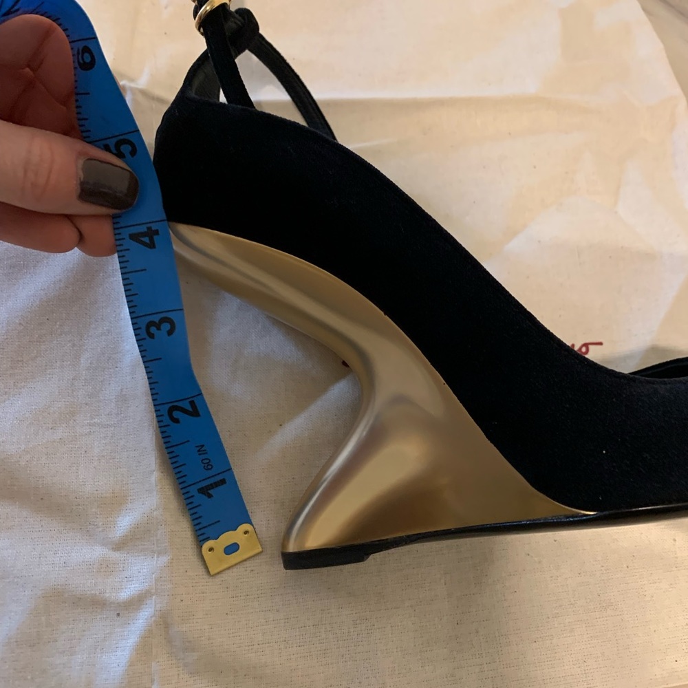 Ferragamo black velvet pumps - Picture 6 of 6